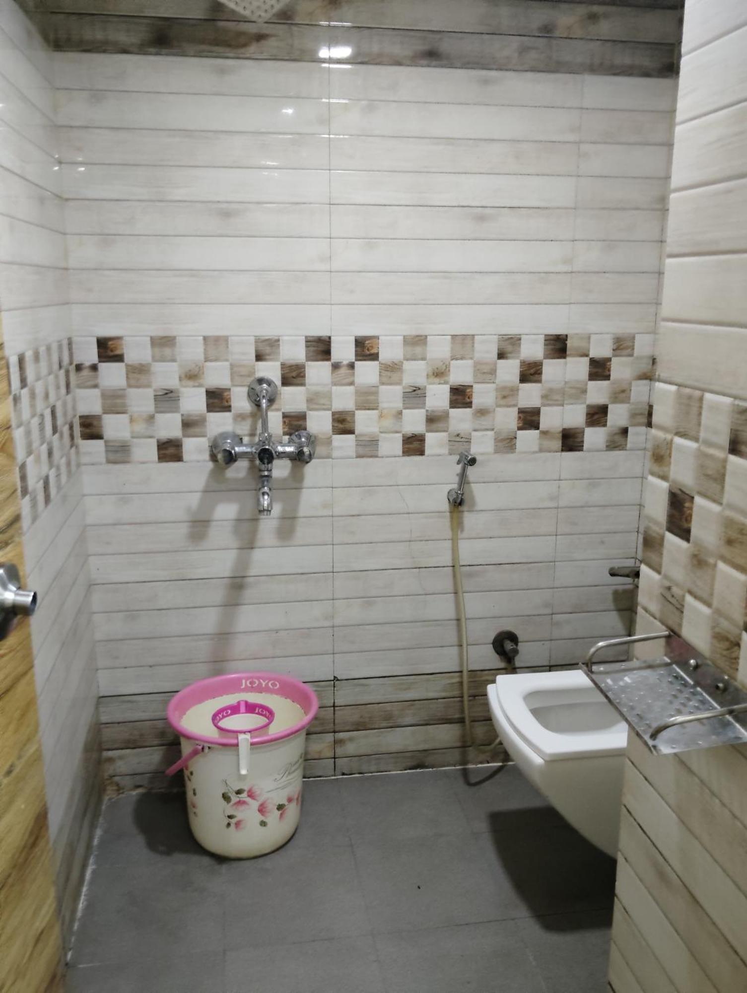 Hotel Crystal Park Near Nesco Exhibition Center 뭄바이 외부 사진